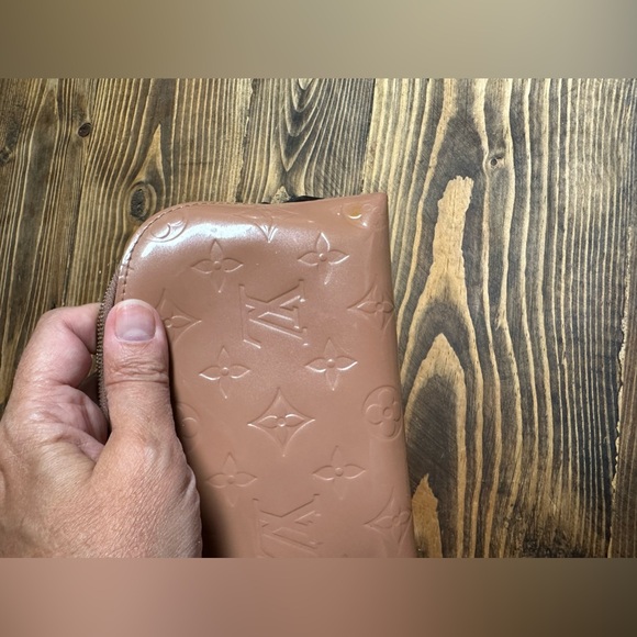 Louis Vuitton mauve Monogram cosmetic bag - Picture 9 of 14